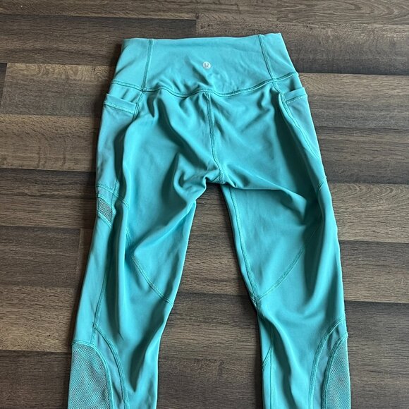 LULULEMON CROP TIGHT with mesh detail - Picture 2 of 6